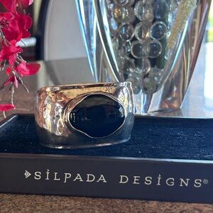 B2043 Silpada Sterling Silver Cuff with etched Chalcedony